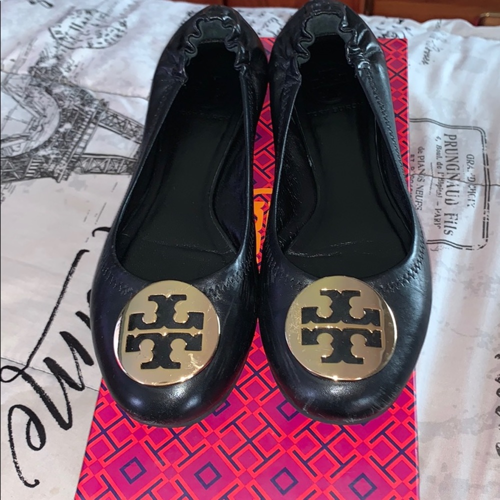 AMAZING CONDITION Tory black ballet flats